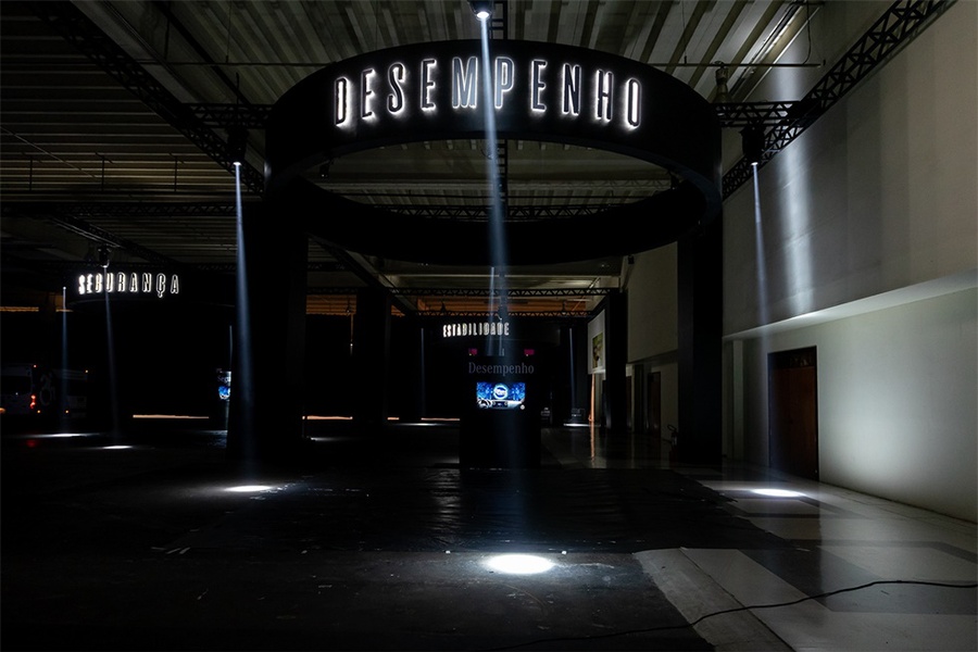 奔馳斯賓特( Sprinter)巴西發(fā)布會(huì)活動(dòng)策劃互動(dòng)體驗(yàn)感更足些 - 第27張 - 會(huì)展活動(dòng)策劃CCASY.COM 奔馳斯賓特( Sprinter)巴西發(fā)布會(huì)活動(dòng)策劃互動(dòng)體驗(yàn)感更足些 - 第27張