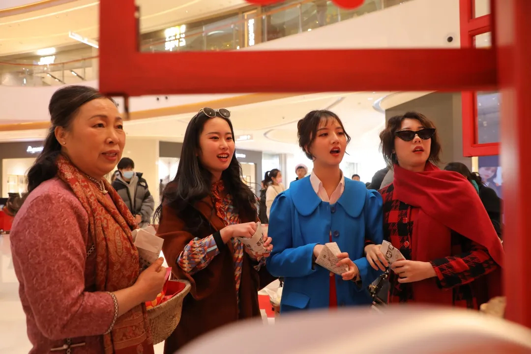 百草味年貨報刊亭快閃活動策劃實則是一場沉浸式年味互動話劇 - 第14張 - 會展活動策劃CCASY.COM 百草味年貨報刊亭快閃活動策劃實則是一場沉浸式年味互動話劇 - 第14張