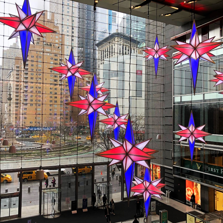 Holiday Under the Stars大型燈光秀活動(dòng)策劃的12顆星星很耀眼 - 第5張 - 會(huì)展活動(dòng)策劃CCASY.COM Holiday Under the Stars大型燈光秀活動(dòng)策劃的12顆星星很耀眼 - 第5張