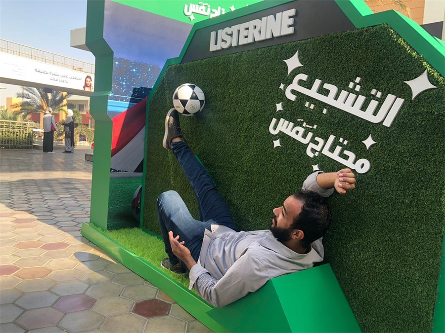 李施德林漱口水街頭快閃店活動(dòng)策劃的倒勾球自拍背景蠻有趣的 - 第9張 - 會(huì)展活動(dòng)策劃CCASY.COM 李施德林漱口水街頭快閃店活動(dòng)策劃的倒勾球自拍背景蠻有趣的 - 第9張