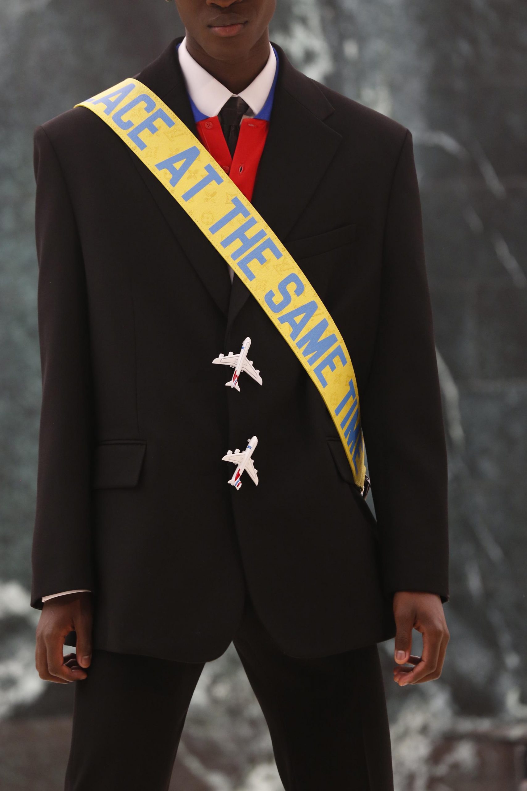 Louis Vuitton 2021秋冬男裝發(fā)布活動(dòng)策劃講述著沒(méi)有一個(gè)角色應(yīng)該被定義 - 第18張 - 會(huì)展活動(dòng)策劃CCASY.COM Louis Vuitton 2021秋冬男裝發(fā)布活動(dòng)策劃講述著沒(méi)有一個(gè)角色應(yīng)該被定義 - 第18張