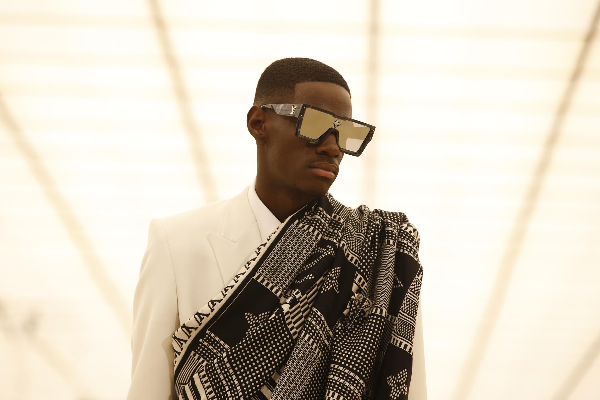 Louis Vuitton 2021秋冬男裝發(fā)布活動(dòng)策劃講述著沒(méi)有一個(gè)角色應(yīng)該被定義 - 第27張 - 會(huì)展活動(dòng)策劃CCASY.COM Louis Vuitton 2021秋冬男裝發(fā)布活動(dòng)策劃講述著沒(méi)有一個(gè)角色應(yīng)該被定義 - 第27張