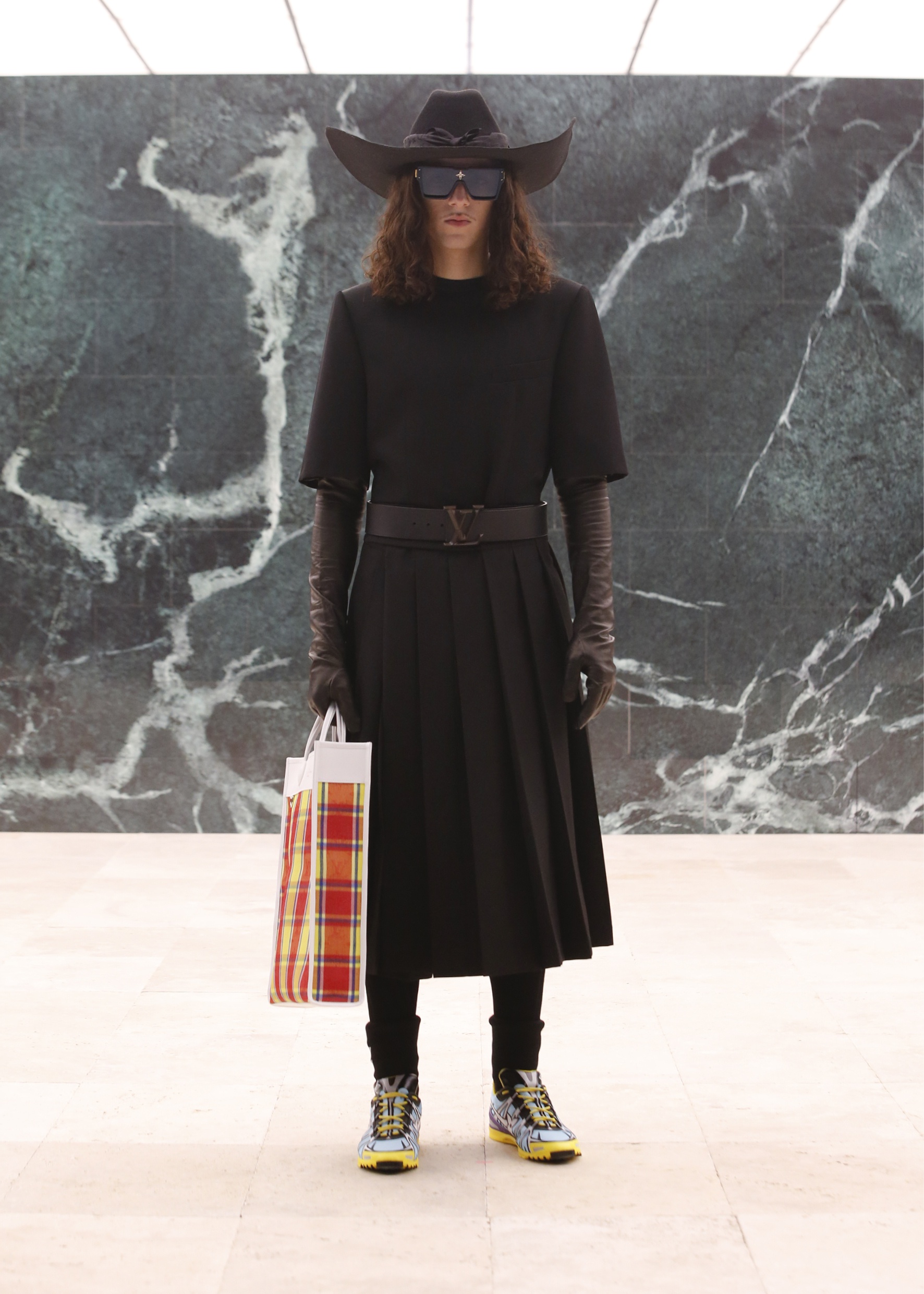 Louis Vuitton 2021秋冬男裝發(fā)布活動(dòng)策劃講述著沒(méi)有一個(gè)角色應(yīng)該被定義 - 第40張 - 會(huì)展活動(dòng)策劃CCASY.COM Louis Vuitton 2021秋冬男裝發(fā)布活動(dòng)策劃講述著沒(méi)有一個(gè)角色應(yīng)該被定義 - 第40張