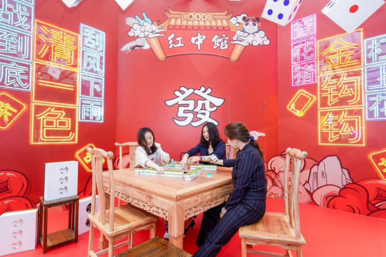 ASC青春正紅快閃活動策劃用葡萄酒擁抱了潮文化，非一般視覺！