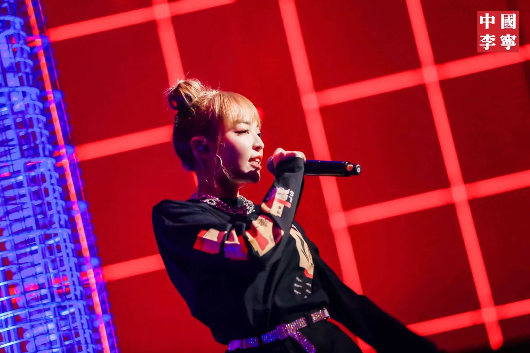 李寧2021秋冬潮流發(fā)布會(huì)活動(dòng)策劃更像一場(chǎng)沉浸式體驗(yàn)空間的對(duì)話 - 第37張 - 會(huì)展活動(dòng)策劃CCASY.COM 李寧2021秋冬潮流發(fā)布會(huì)活動(dòng)策劃更像一場(chǎng)沉浸式體驗(yàn)空間的對(duì)話 - 第37張