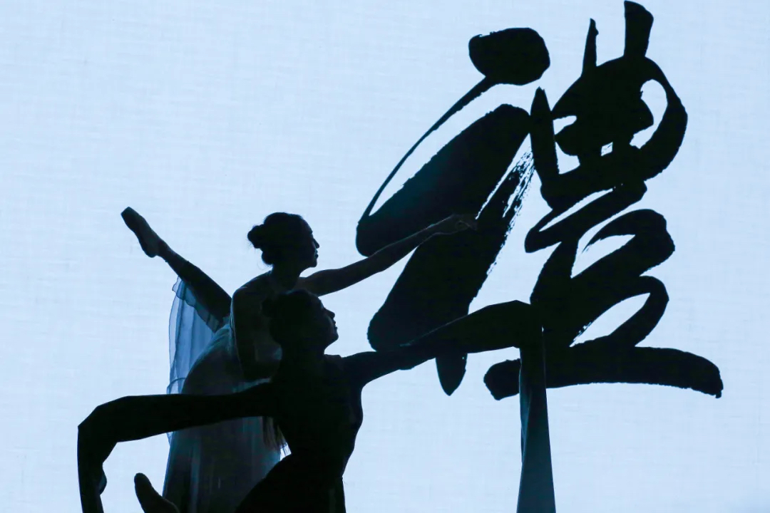 梅賽德斯-邁巴赫至臻品鑒活動(dòng)策劃詮釋以「禮」為尊的時(shí)代之華 - 第17張 - 會(huì)展活動(dòng)策劃CCASY.COM 梅賽德斯-邁巴赫至臻品鑒活動(dòng)策劃詮釋以「禮」為尊的時(shí)代之華 - 第17張