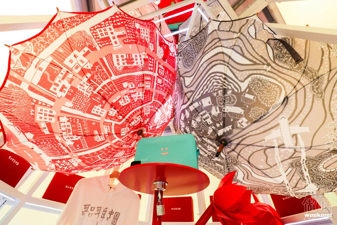 可口可樂藝術(shù)展覽活動(dòng)策劃主角竟是10萬多個(gè)可回收飲料瓶