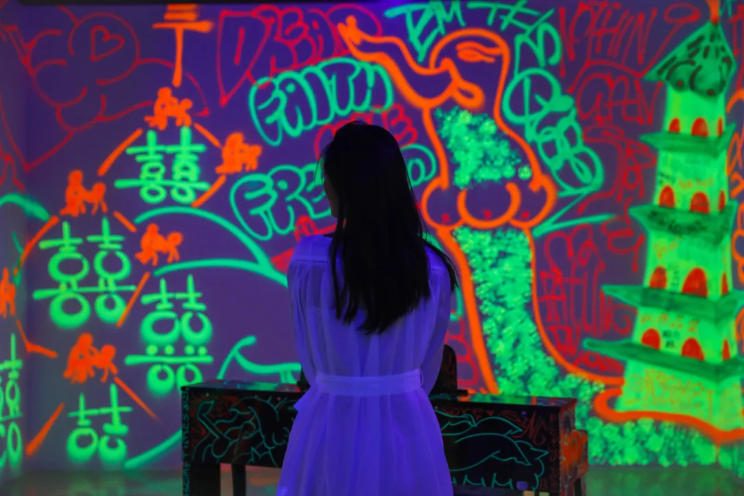 怪力青年潮流藝術(shù)展覽活動(dòng)策劃表達(dá)了對(duì)藝術(shù)創(chuàng)作的熱情與美好想象 - 第22張 - 會(huì)展活動(dòng)策劃CCASY.COM 怪力青年潮流藝術(shù)展覽活動(dòng)策劃表達(dá)了對(duì)藝術(shù)創(chuàng)作的熱情與美好想象 - 第22張