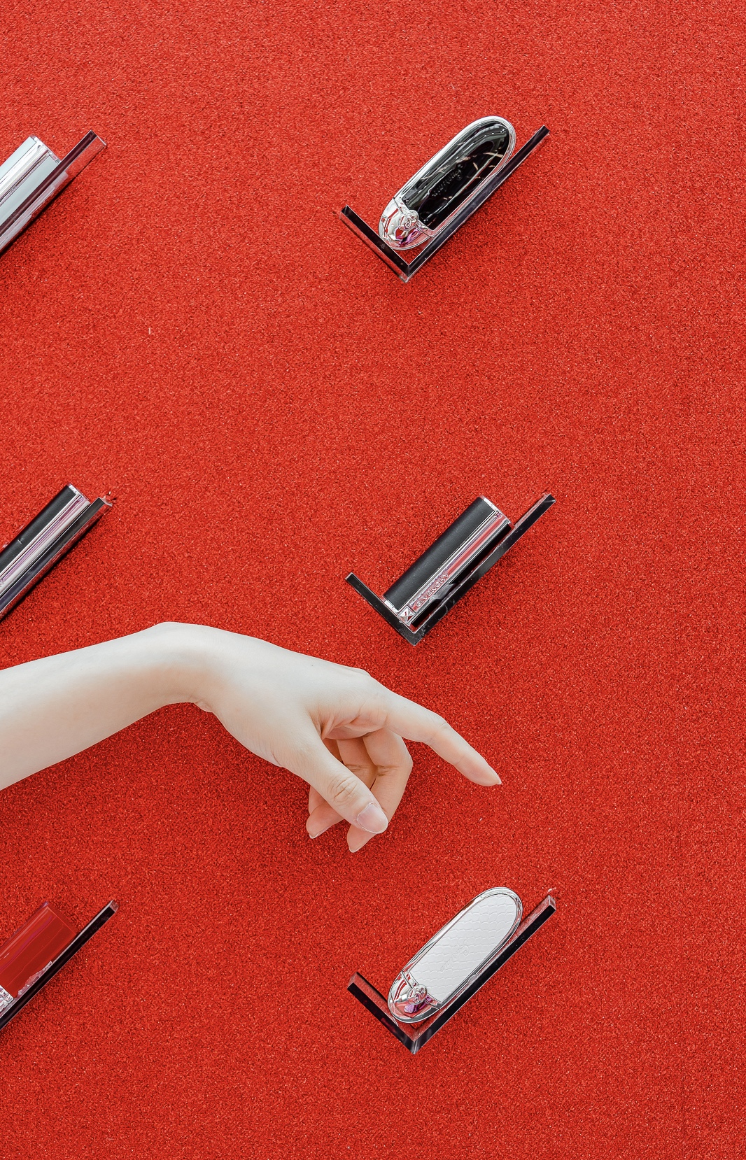 「少女的100個(gè)口紅色號(hào)」為名的深圳口紅展覽活動(dòng)策劃浪漫開(kāi)篇 - 第2張 - 會(huì)展活動(dòng)策劃CCASY.COM 「少女的100個(gè)口紅色號(hào)」為名的深圳口紅展覽活動(dòng)策劃浪漫開(kāi)篇 - 第2張