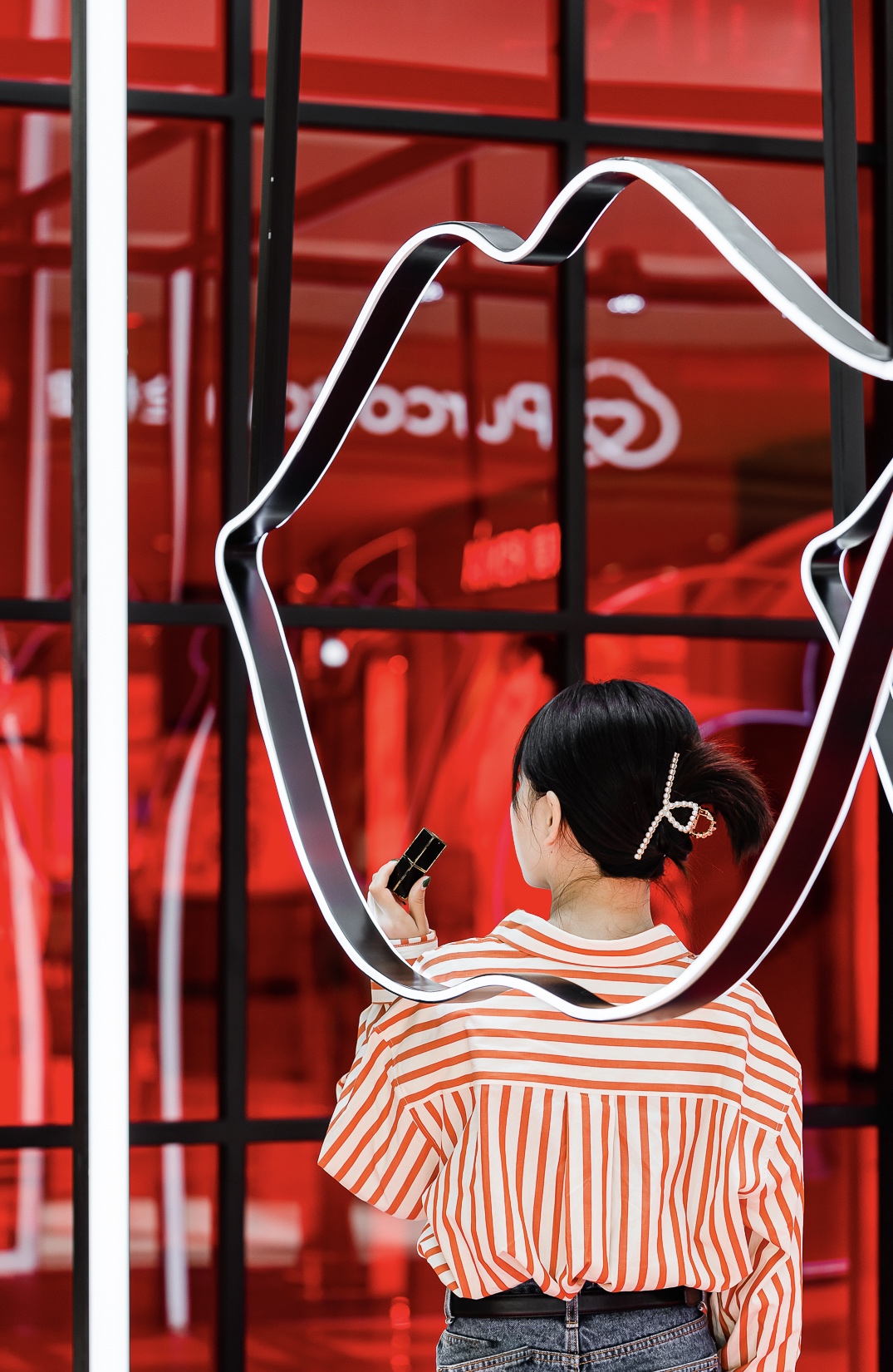 「少女的100個(gè)口紅色號(hào)」為名的深圳口紅展覽活動(dòng)策劃浪漫開(kāi)篇 - 第4張 - 會(huì)展活動(dòng)策劃CCASY.COM 「少女的100個(gè)口紅色號(hào)」為名的深圳口紅展覽活動(dòng)策劃浪漫開(kāi)篇 - 第4張