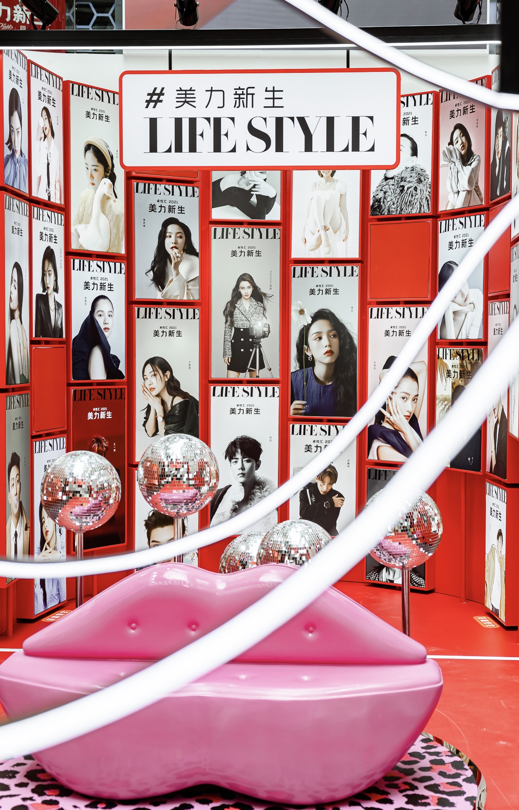 「少女的100個(gè)口紅色號(hào)」為名的深圳口紅展覽活動(dòng)策劃浪漫開(kāi)篇 - 第5張 - 會(huì)展活動(dòng)策劃CCASY.COM 「少女的100個(gè)口紅色號(hào)」為名的深圳口紅展覽活動(dòng)策劃浪漫開(kāi)篇 - 第5張