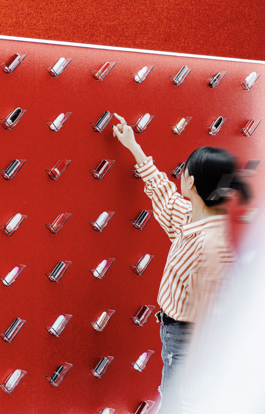 「少女的100個(gè)口紅色號(hào)」為名的深圳口紅展覽活動(dòng)策劃浪漫開(kāi)篇 - 第7張 - 會(huì)展活動(dòng)策劃CCASY.COM 「少女的100個(gè)口紅色號(hào)」為名的深圳口紅展覽活動(dòng)策劃浪漫開(kāi)篇 - 第7張