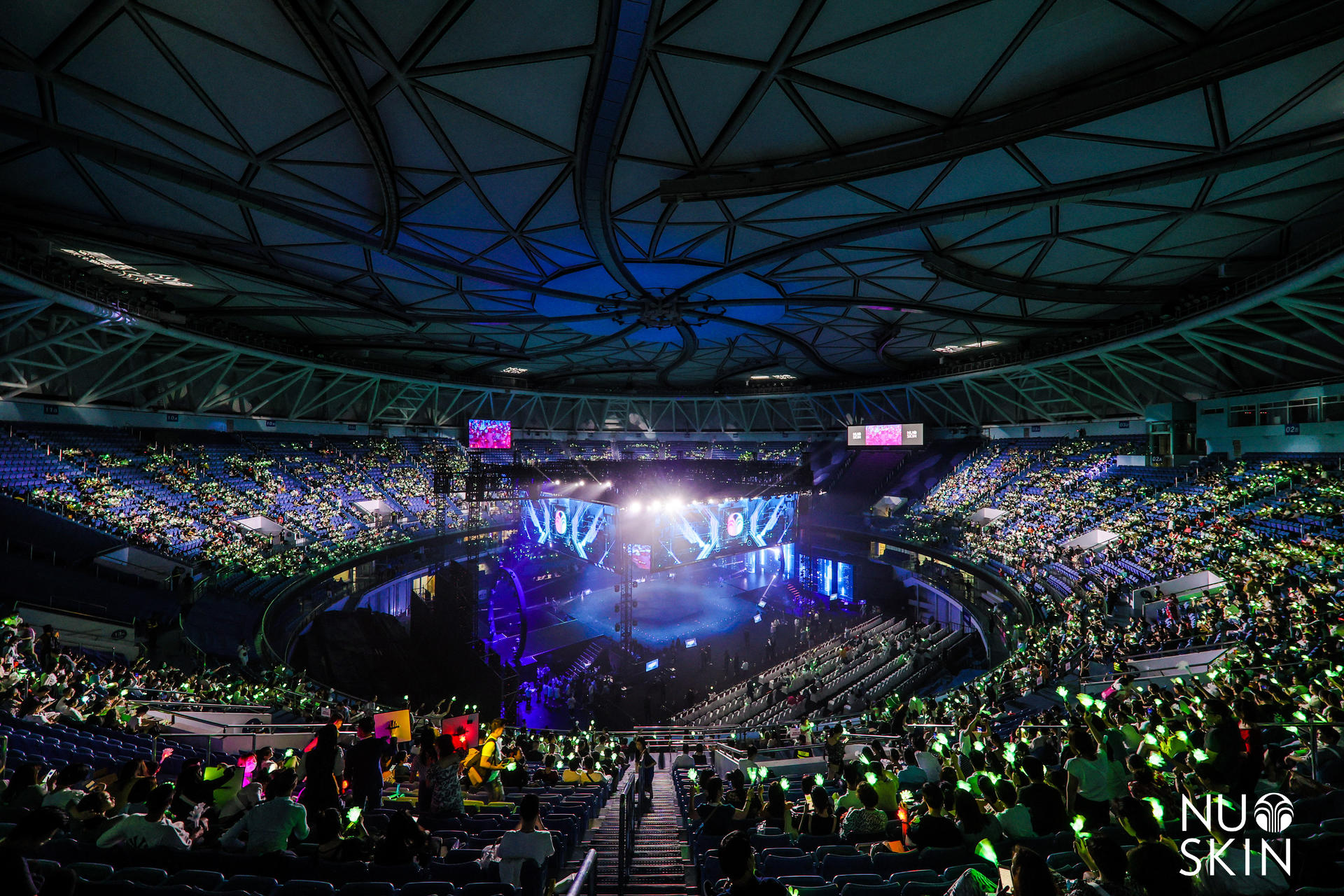 如新超級(jí)年會(huì)活動(dòng)策劃以年輕人喜歡的方式點(diǎn)燃了全場(chǎng)激情 - 第50張 - 會(huì)展活動(dòng)策劃CCASY.COM 如新超級(jí)年會(huì)活動(dòng)策劃以年輕人喜歡的方式點(diǎn)燃了全場(chǎng)激情 - 第50張