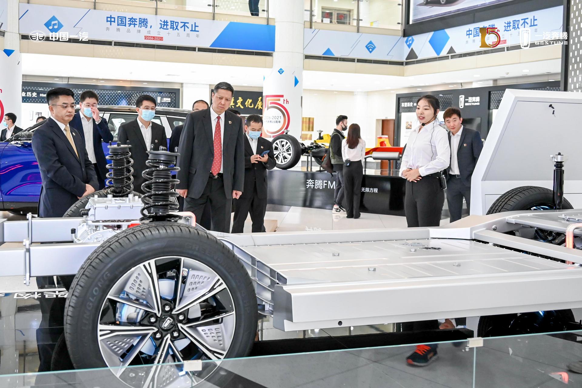 一汽奔騰十五周年全新品牌戰(zhàn)略發(fā)布會活動策劃吸引了近千人參加活動 - 第23張 - 會展活動策劃CCASY.COM 一汽奔騰十五周年全新品牌戰(zhàn)略發(fā)布會活動策劃吸引了近千人參加活動 - 第23張
