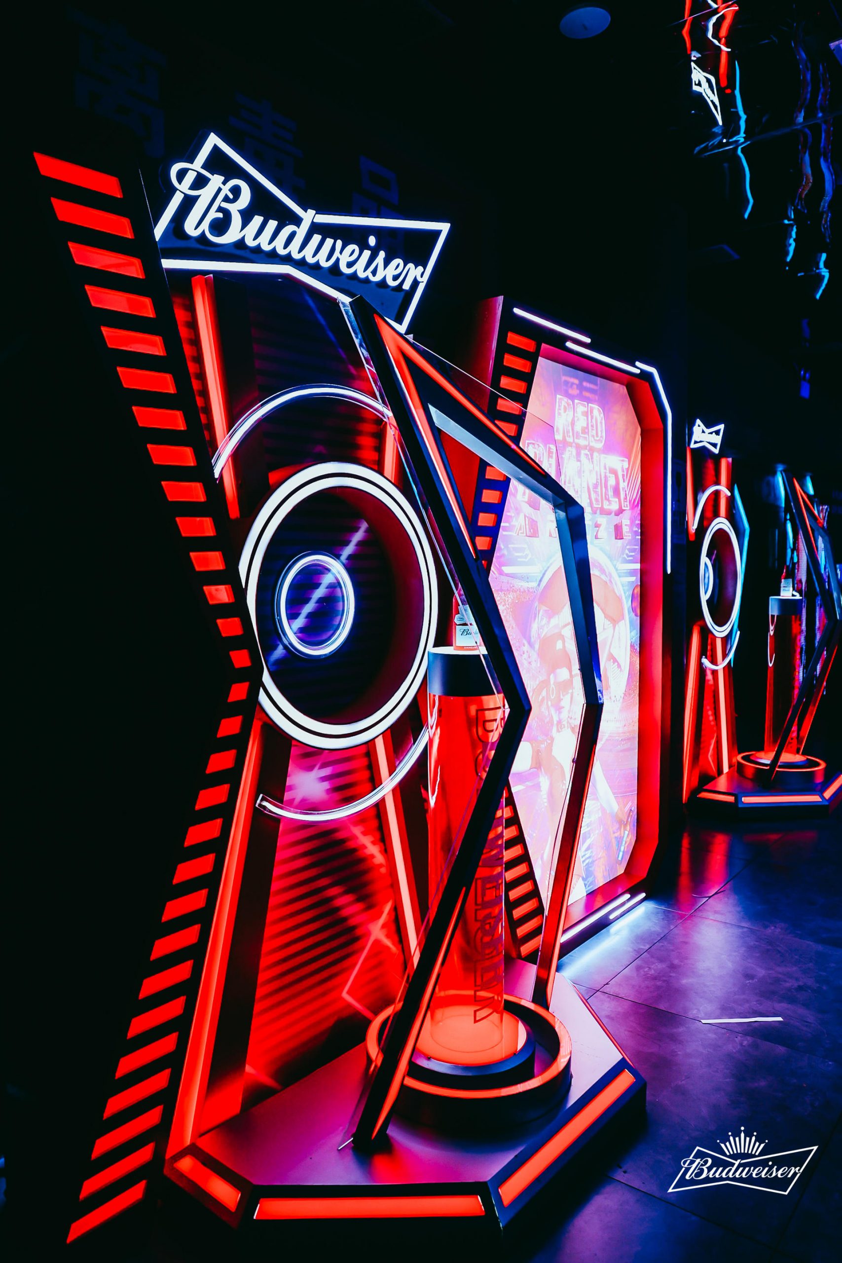 百威紅色星球星球電音節(jié)活動策劃滿是賽博朋克元素 - 第5張 - 會展活動策劃CCASY.COM 百威紅色星球星球電音節(jié)活動策劃滿是賽博朋克元素 - 第5張