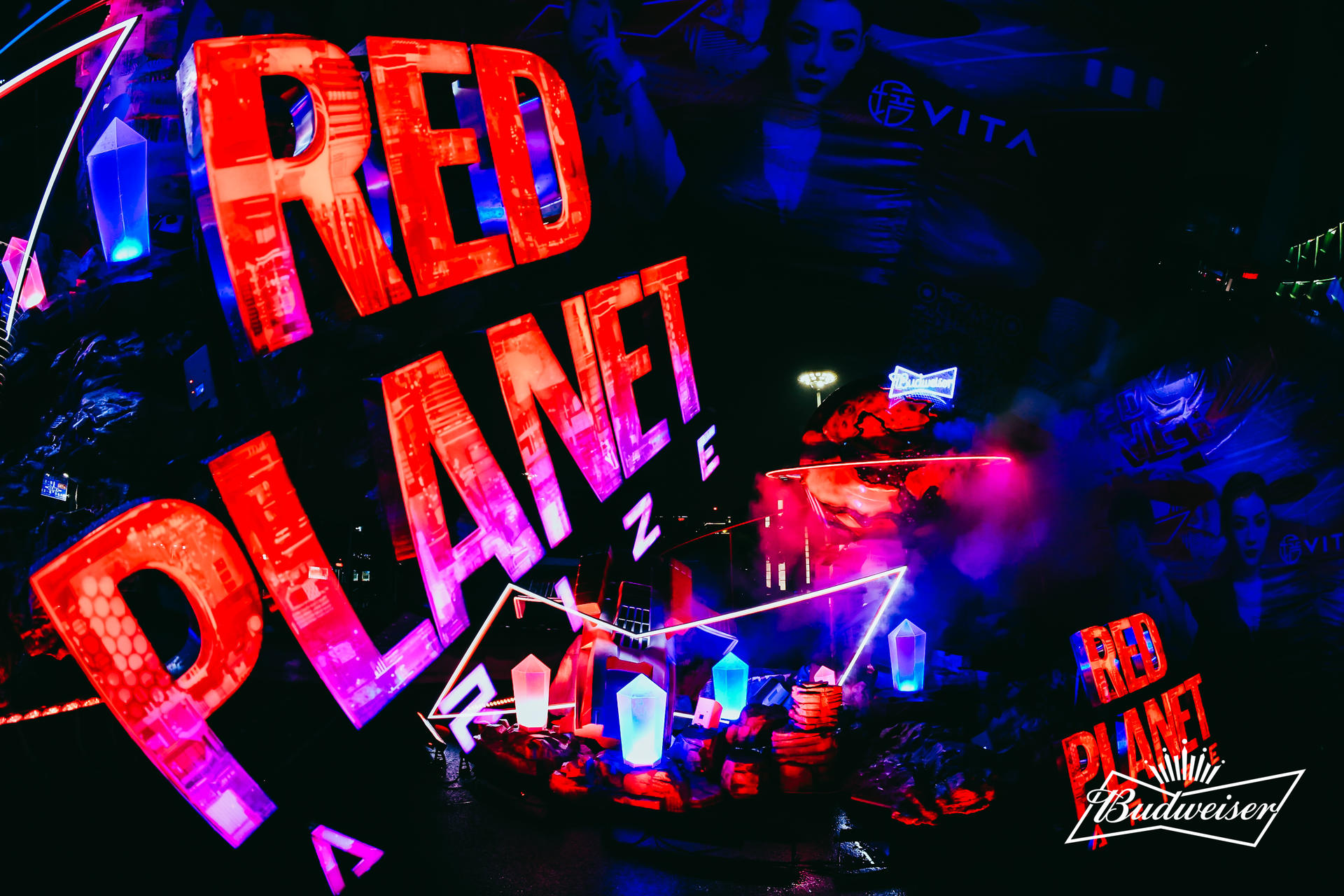 百威紅色星球星球電音節(jié)活動策劃滿是賽博朋克元素 - 第8張 - 會展活動策劃CCASY.COM 百威紅色星球星球電音節(jié)活動策劃滿是賽博朋克元素 - 第8張