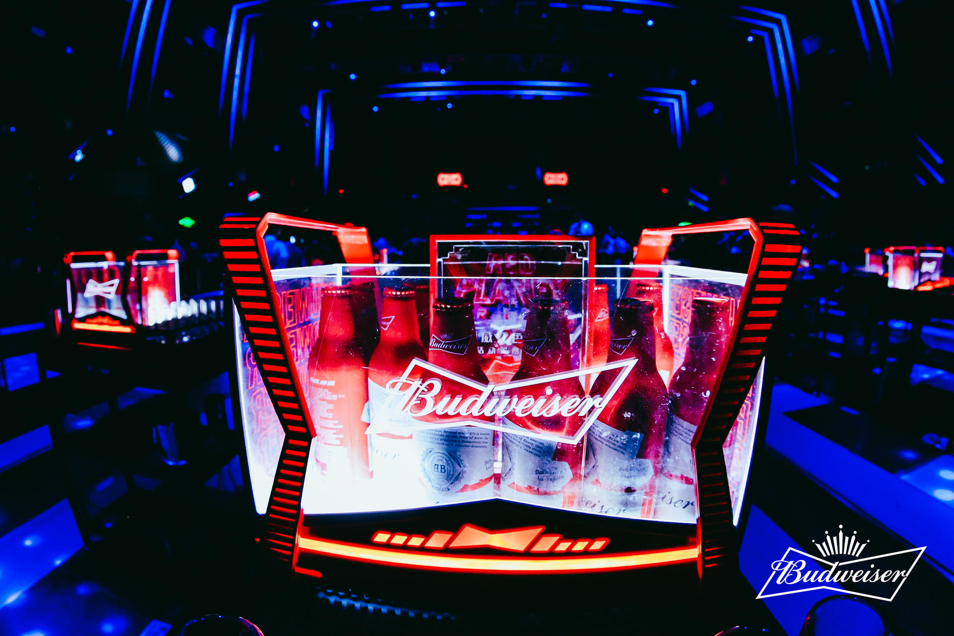 百威紅色星球星球電音節(jié)活動策劃滿是賽博朋克元素 - 第18張 - 會展活動策劃CCASY.COM 百威紅色星球星球電音節(jié)活動策劃滿是賽博朋克元素 - 第18張