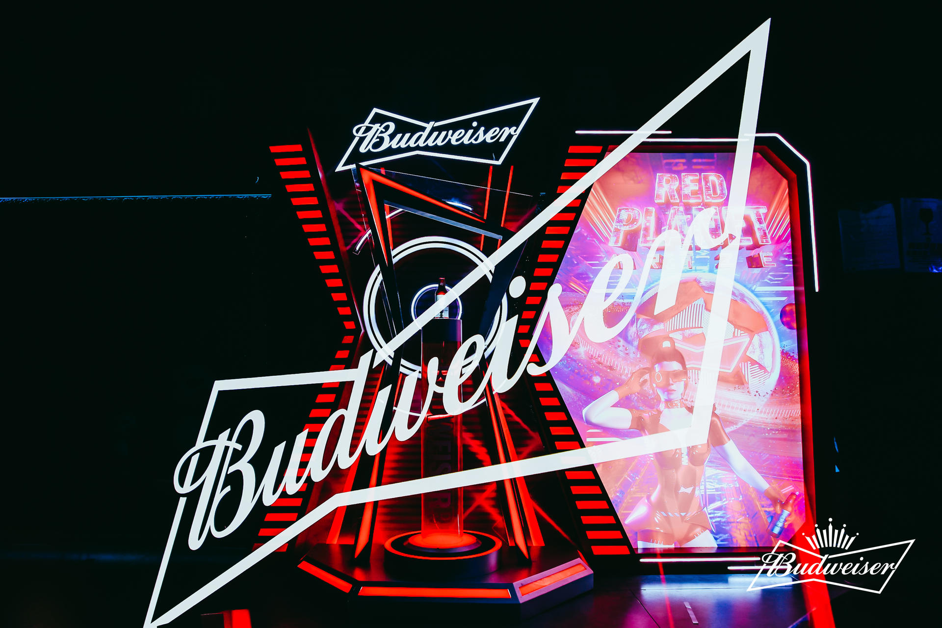 百威紅色星球星球電音節(jié)活動策劃滿是賽博朋克元素 - 第19張 - 會展活動策劃CCASY.COM 百威紅色星球星球電音節(jié)活動策劃滿是賽博朋克元素 - 第19張