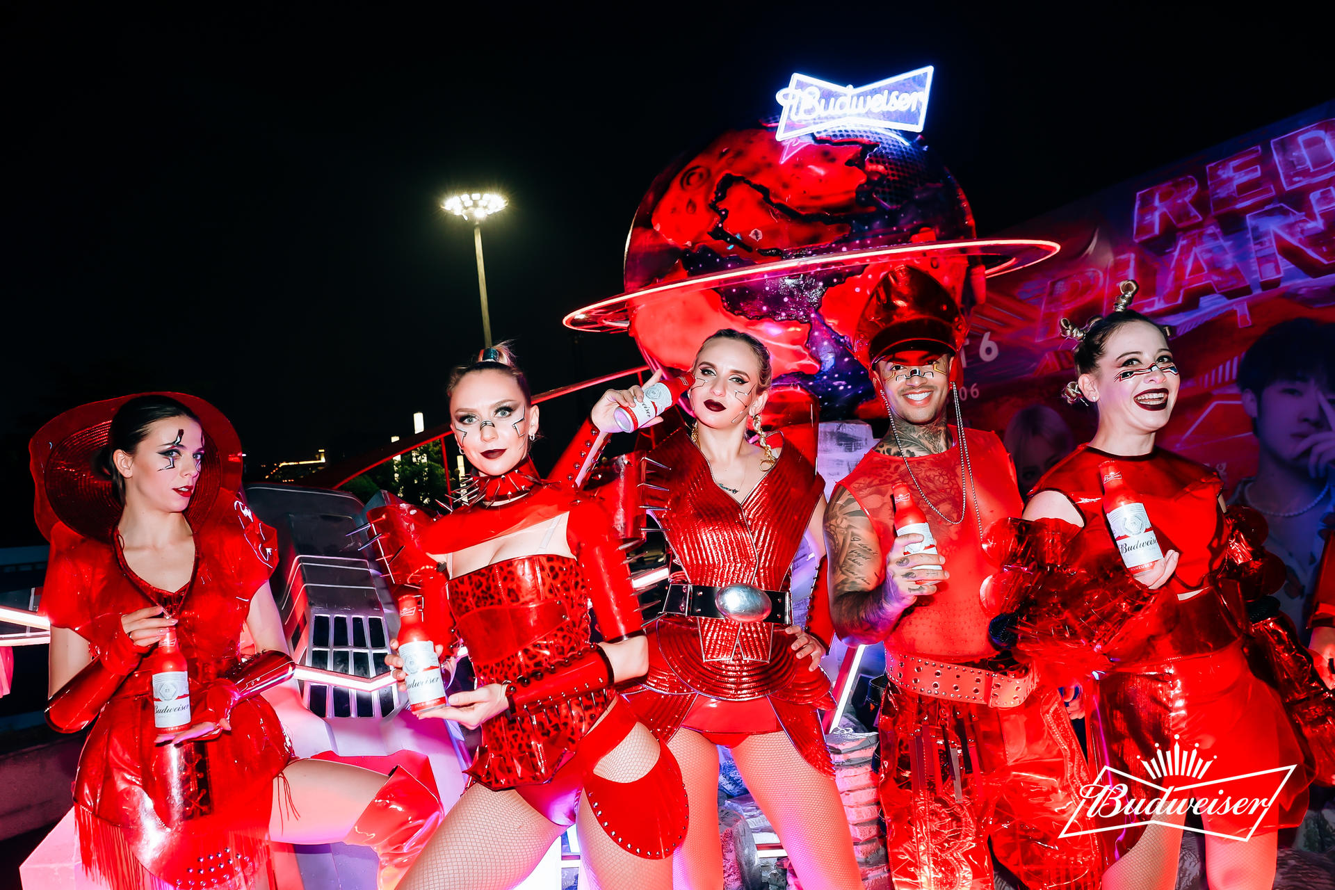 百威紅色星球星球電音節(jié)活動策劃滿是賽博朋克元素 - 第38張 - 會展活動策劃CCASY.COM 百威紅色星球星球電音節(jié)活動策劃滿是賽博朋克元素 - 第38張