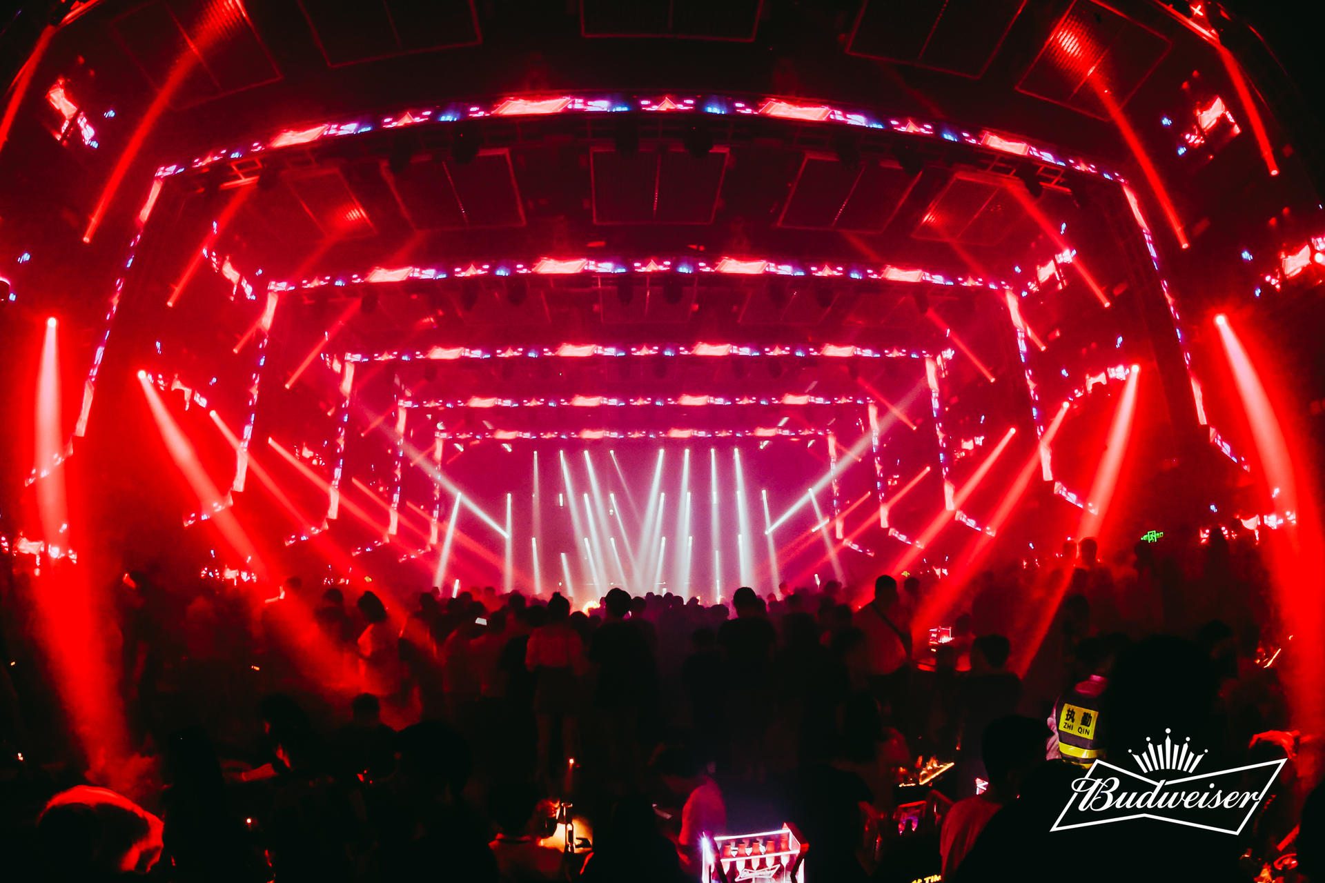 百威紅色星球星球電音節(jié)活動策劃滿是賽博朋克元素 - 第43張 - 會展活動策劃CCASY.COM 百威紅色星球星球電音節(jié)活動策劃滿是賽博朋克元素 - 第43張