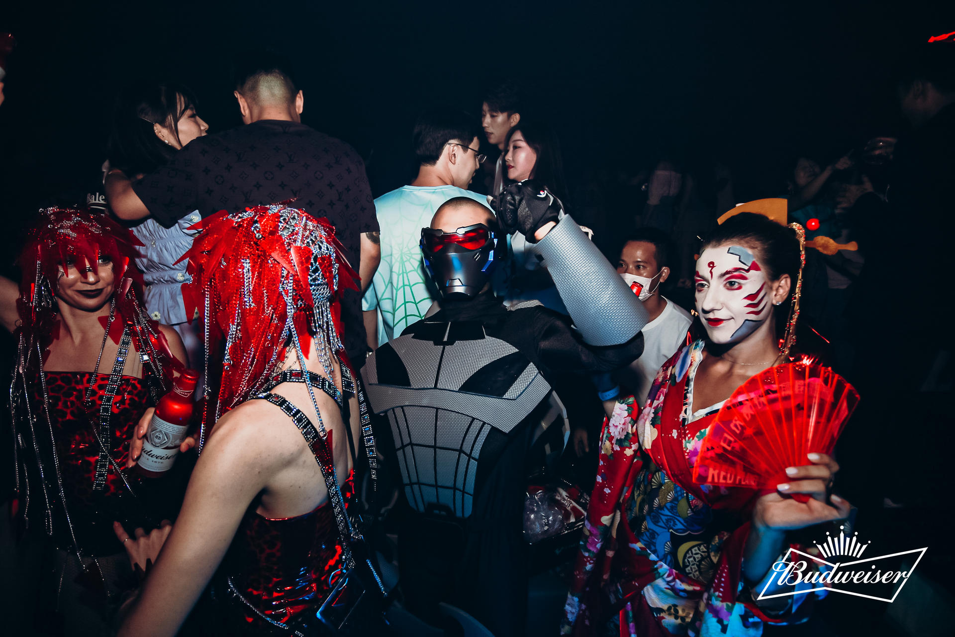 百威紅色星球星球電音節(jié)活動策劃滿是賽博朋克元素 - 第47張 - 會展活動策劃CCASY.COM 百威紅色星球星球電音節(jié)活動策劃滿是賽博朋克元素 - 第47張