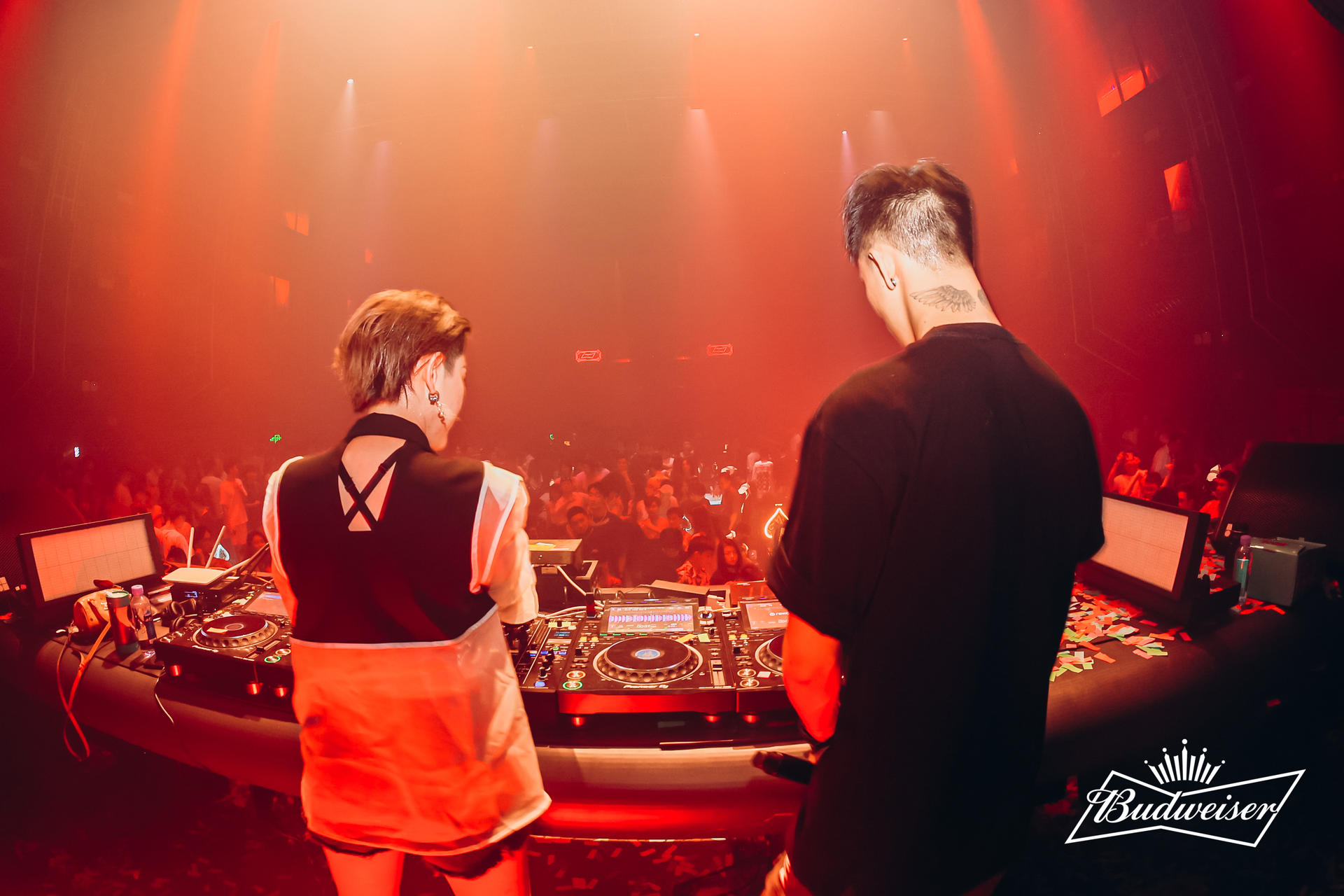 百威紅色星球星球電音節(jié)活動策劃滿是賽博朋克元素 - 第49張 - 會展活動策劃CCASY.COM 百威紅色星球星球電音節(jié)活動策劃滿是賽博朋克元素 - 第49張