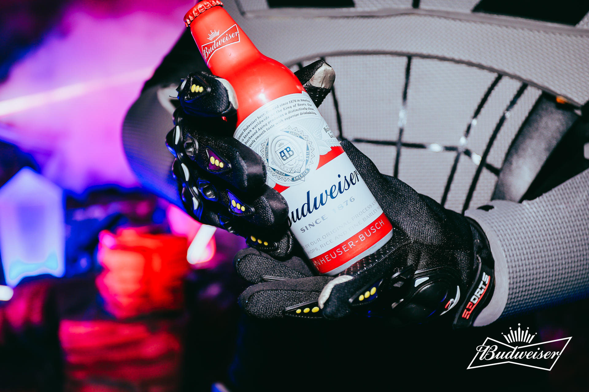 百威紅色星球星球電音節(jié)活動策劃滿是賽博朋克元素 - 第55張 - 會展活動策劃CCASY.COM 百威紅色星球星球電音節(jié)活動策劃滿是賽博朋克元素 - 第55張