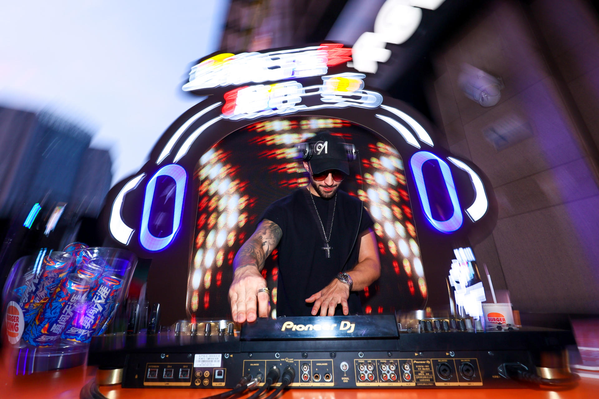 漢堡王X雪花勇闖天涯super嗨啤音樂派對(duì)活動(dòng)策劃嗨爆整條gai - 第23張 - 會(huì)展活動(dòng)策劃CCASY.COM 漢堡王X雪花勇闖天涯super嗨啤音樂派對(duì)活動(dòng)策劃嗨爆整條gai - 第23張