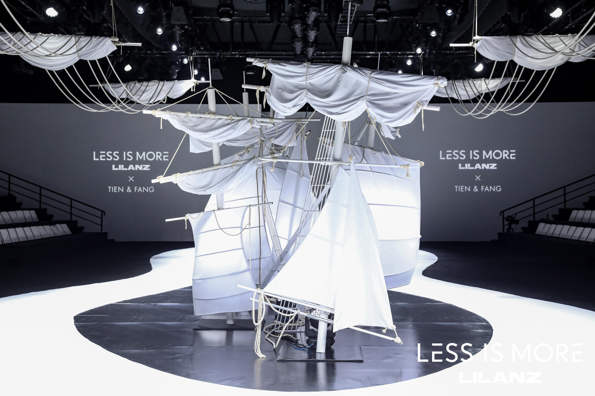 利郎LESS IS MORE時裝周閉幕秀活動策劃復(fù)制了千年古城的圖騰和標(biāo)識 - 第12張 - 會展活動策劃CCASY.COM 利郎LESS IS MORE時裝周閉幕秀活動策劃復(fù)制了千年古城的圖騰和標(biāo)識 - 第12張