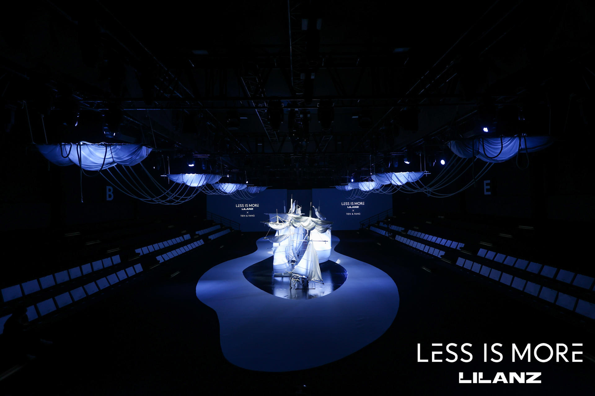 利郎LESS IS MORE時裝周閉幕秀活動策劃復(fù)制了千年古城的圖騰和標(biāo)識 - 第8張 - 會展活動策劃CCASY.COM 利郎LESS IS MORE時裝周閉幕秀活動策劃復(fù)制了千年古城的圖騰和標(biāo)識 - 第8張