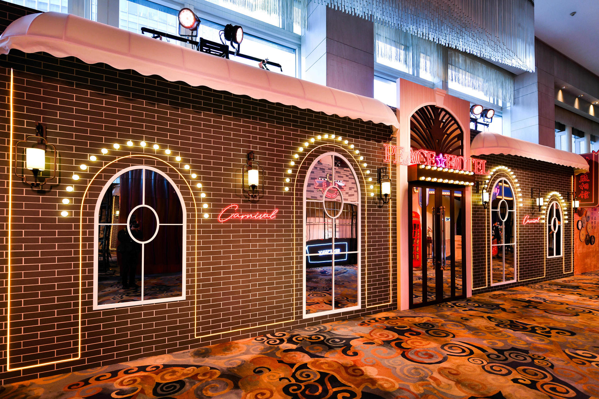 超凡女性成就計(jì)劃年度盛典活動(dòng)策劃仿佛舊上海的十里洋場(chǎng) - 第9張 - 會(huì)展活動(dòng)策劃CCASY.COM 超凡女性成就計(jì)劃年度盛典活動(dòng)策劃仿佛舊上海的十里洋場(chǎng) - 第9張