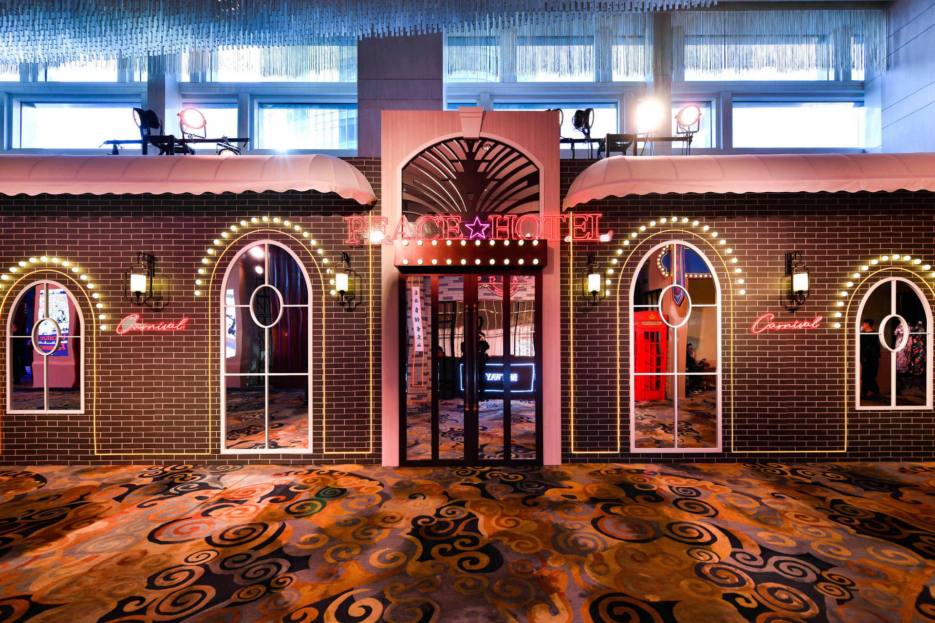 超凡女性成就計(jì)劃年度盛典活動(dòng)策劃仿佛舊上海的十里洋場(chǎng) - 第5張 - 會(huì)展活動(dòng)策劃CCASY.COM 超凡女性成就計(jì)劃年度盛典活動(dòng)策劃仿佛舊上海的十里洋場(chǎng) - 第5張