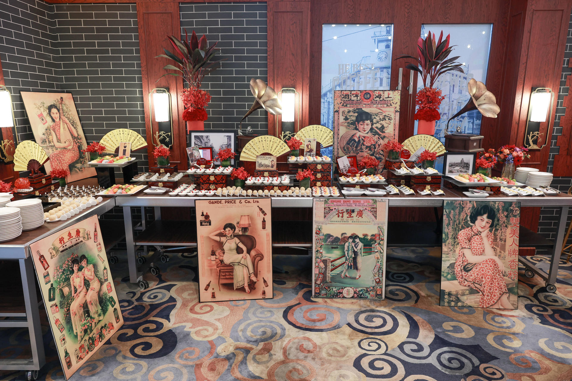 超凡女性成就計(jì)劃年度盛典活動(dòng)策劃仿佛舊上海的十里洋場(chǎng) - 第27張 - 會(huì)展活動(dòng)策劃CCASY.COM 超凡女性成就計(jì)劃年度盛典活動(dòng)策劃仿佛舊上海的十里洋場(chǎng) - 第27張