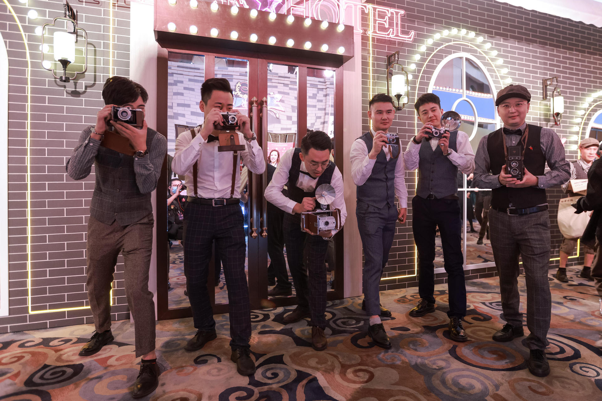 超凡女性成就計(jì)劃年度盛典活動(dòng)策劃仿佛舊上海的十里洋場(chǎng) - 第32張 - 會(huì)展活動(dòng)策劃CCASY.COM 超凡女性成就計(jì)劃年度盛典活動(dòng)策劃仿佛舊上海的十里洋場(chǎng) - 第32張