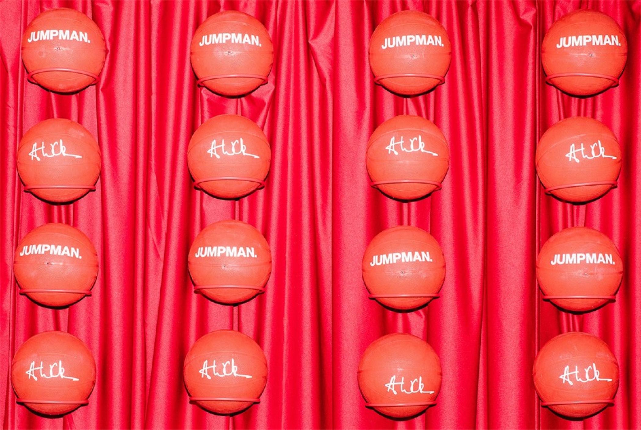 喬丹品牌X《時尚》聯(lián)名款快閃活動策劃深受超級粉絲的喜愛 - 第5張 - 會展活動策劃CCASY.COM 喬丹品牌X《時尚》聯(lián)名款快閃活動策劃深受超級粉絲的喜愛 - 第5張