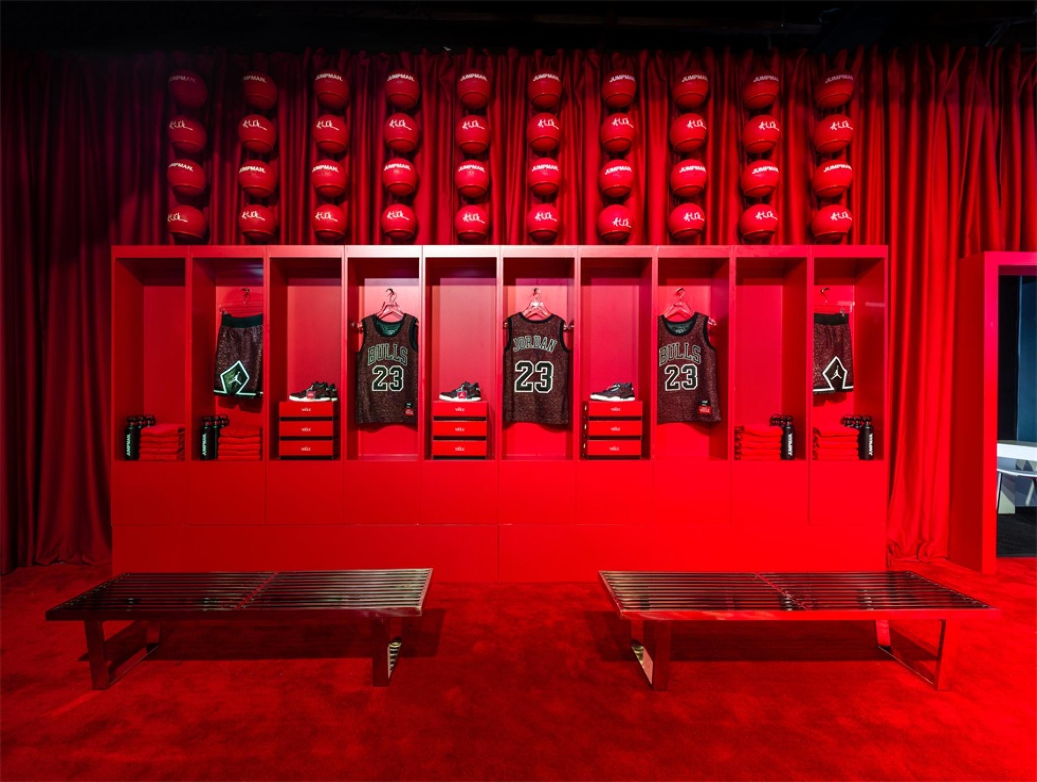 喬丹品牌X《時尚》聯(lián)名款快閃活動策劃深受超級粉絲的喜愛 - 第3張 - 會展活動策劃CCASY.COM 喬丹品牌X《時尚》聯(lián)名款快閃活動策劃深受超級粉絲的喜愛 - 第3張