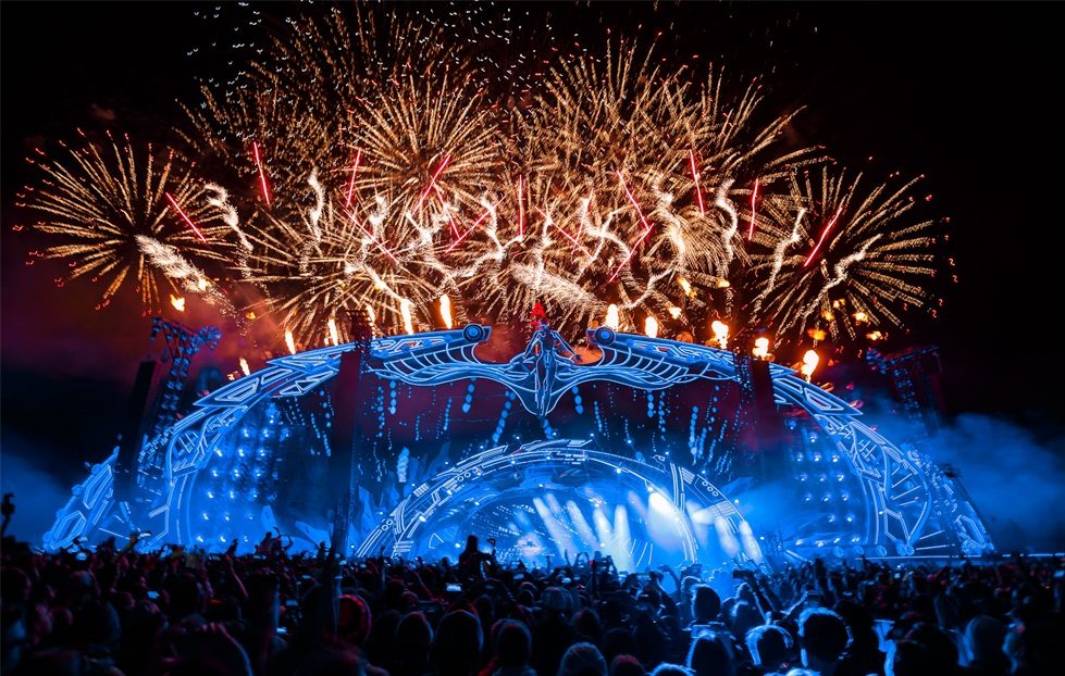 俄羅斯“阿爾法未來人”電音節(jié)活動策劃的舞美設(shè)計(jì)堪稱世界級 - 第14張 - 會展活動策劃CCASY.COM 俄羅斯“阿爾法未來人”電音節(jié)活動策劃的舞美設(shè)計(jì)堪稱世界級 - 第14張