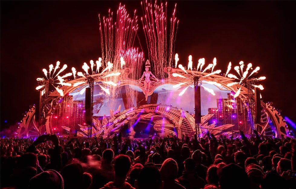 俄羅斯“阿爾法未來人”電音節(jié)活動策劃的舞美設(shè)計(jì)堪稱世界級 - 第11張 - 會展活動策劃CCASY.COM 俄羅斯“阿爾法未來人”電音節(jié)活動策劃的舞美設(shè)計(jì)堪稱世界級 - 第11張