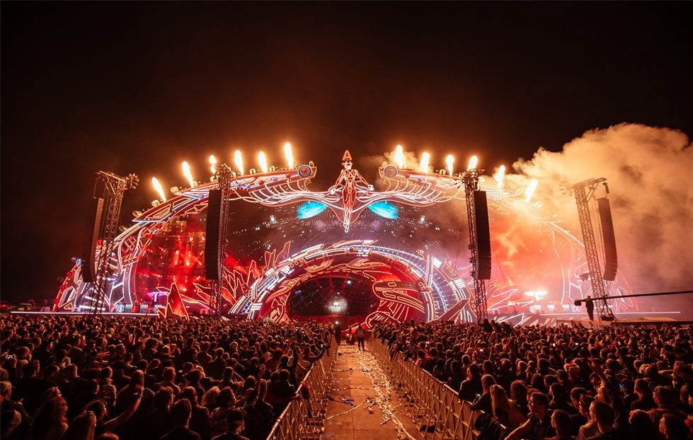 俄羅斯“阿爾法未來人”電音節(jié)活動策劃的舞美設(shè)計(jì)堪稱世界級 - 第15張 - 會展活動策劃CCASY.COM 俄羅斯“阿爾法未來人”電音節(jié)活動策劃的舞美設(shè)計(jì)堪稱世界級 - 第15張