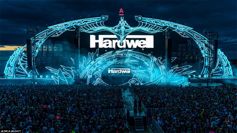 俄羅斯“阿爾法未來人”電音節(jié)活動策劃的舞美設(shè)計(jì)堪稱世界級 - 第18張 - 會展活動策劃CCASY.COM 俄羅斯“阿爾法未來人”電音節(jié)活動策劃的舞美設(shè)計(jì)堪稱世界級 - 第18張