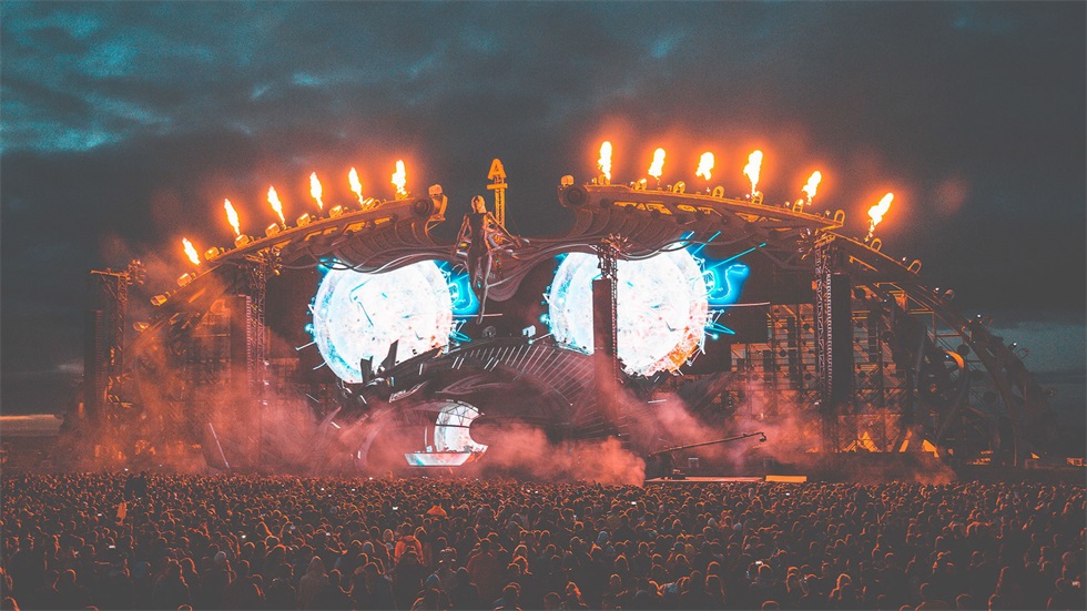 俄羅斯“阿爾法未來人”電音節(jié)活動策劃的舞美設(shè)計(jì)堪稱世界級 - 第20張 - 會展活動策劃CCASY.COM 俄羅斯“阿爾法未來人”電音節(jié)活動策劃的舞美設(shè)計(jì)堪稱世界級 - 第20張