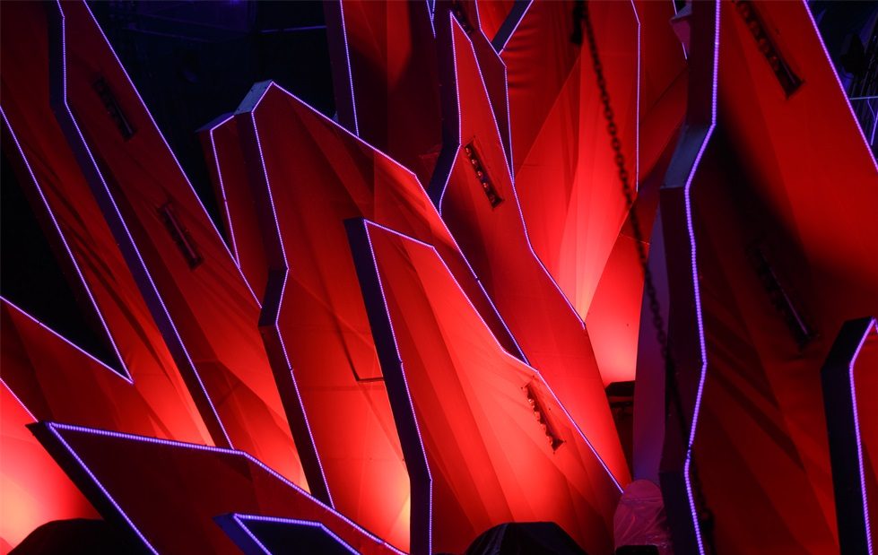 俄羅斯“阿爾法未來人”電音節(jié)活動策劃的舞美設(shè)計(jì)堪稱世界級 - 第6張 - 會展活動策劃CCASY.COM 俄羅斯“阿爾法未來人”電音節(jié)活動策劃的舞美設(shè)計(jì)堪稱世界級 - 第6張