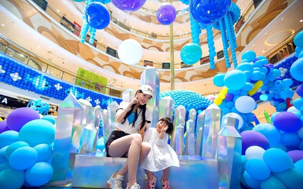 由數(shù)萬只氣球打造海洋氣球主題展覽活動策劃“鯨奇之旅”太夢幻了 - 第6張 - 會展活動策劃CCASY.COM 由數(shù)萬只氣球打造海洋氣球主題展覽活動策劃“鯨奇之旅”太夢幻了 - 第6張