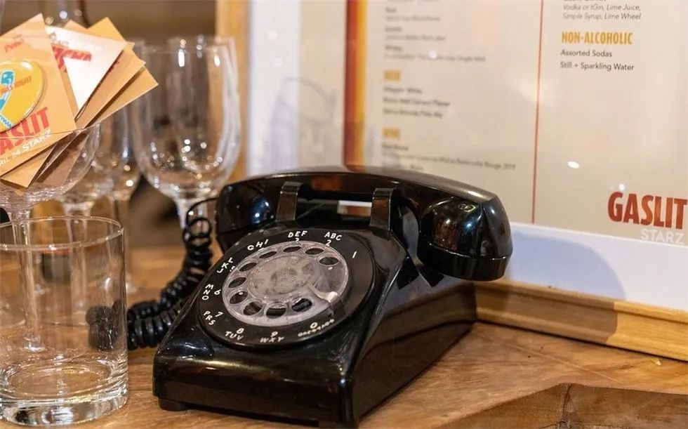 《煤氣燈》首映式活動(dòng)策劃在藝術(shù)博物館設(shè)置了22米長的紅毯儀式背景 - 第14張 - 會(huì)展活動(dòng)策劃CCASY.COM 《煤氣燈》首映式活動(dòng)策劃在藝術(shù)博物館設(shè)置了22米長的紅毯儀式背景 - 第14張