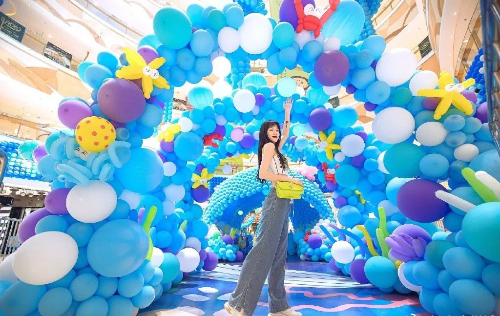 由數(shù)萬只氣球打造海洋氣球主題展覽活動策劃“鯨奇之旅”太夢幻了 - 第11張 - 會展活動策劃CCASY.COM 由數(shù)萬只氣球打造海洋氣球主題展覽活動策劃“鯨奇之旅”太夢幻了 - 第11張