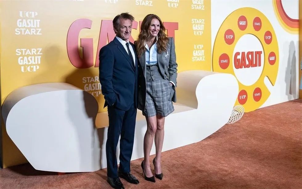 《煤氣燈》首映式活動(dòng)策劃在藝術(shù)博物館設(shè)置了22米長的紅毯儀式背景 - 第6張 - 會(huì)展活動(dòng)策劃CCASY.COM 《煤氣燈》首映式活動(dòng)策劃在藝術(shù)博物館設(shè)置了22米長的紅毯儀式背景 - 第6張