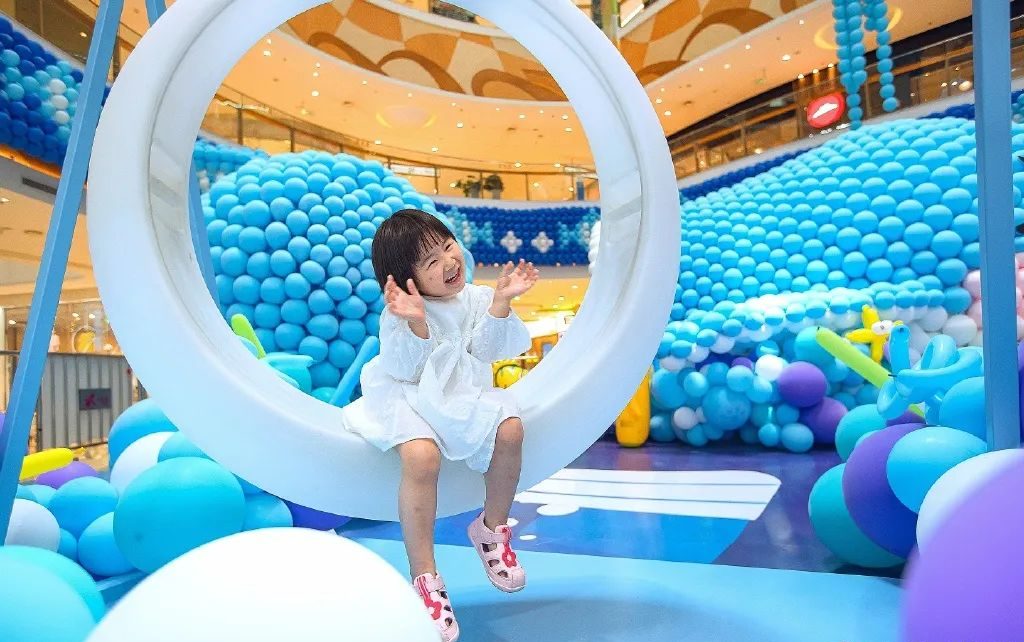 由數(shù)萬只氣球打造海洋氣球主題展覽活動策劃“鯨奇之旅”太夢幻了 - 第7張 - 會展活動策劃CCASY.COM 由數(shù)萬只氣球打造海洋氣球主題展覽活動策劃“鯨奇之旅”太夢幻了 - 第7張