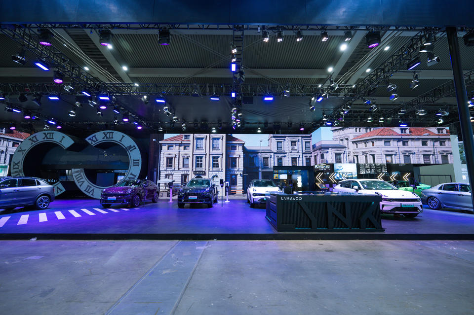 領(lǐng)克車展活動策劃以“都市游樂場”為主題設(shè)置的都市人打卡之地 - 第1張 - 會展活動策劃CCASY.COM 領(lǐng)克車展活動策劃以“都市游樂場”為主題設(shè)置的都市人打卡之地 - 第1張