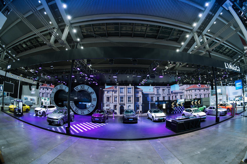 領(lǐng)克車展活動策劃以“都市游樂場”為主題設(shè)置的都市人打卡之地 - 第2張 - 會展活動策劃CCASY.COM 領(lǐng)克車展活動策劃以“都市游樂場”為主題設(shè)置的都市人打卡之地 - 第2張