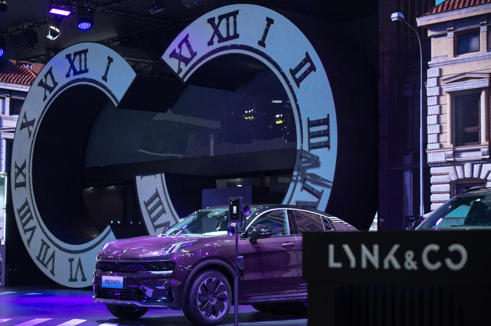 領(lǐng)克車展活動策劃以“都市游樂場”為主題設(shè)置的都市人打卡之地 - 第5張 - 會展活動策劃CCASY.COM 領(lǐng)克車展活動策劃以“都市游樂場”為主題設(shè)置的都市人打卡之地 - 第5張